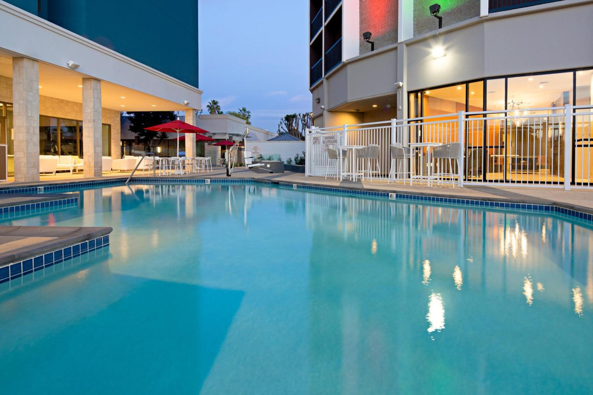 Holiday Inn Long Beach - Airport By Ihg Kültér fotó